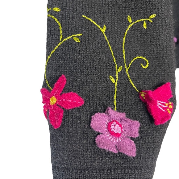 Vintage 100% Black Wool Cardigan with Floral Embroidery Abalone Buttons  Sz PM - Picture 5 of 11